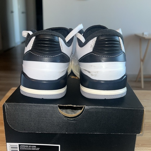 Jordan 2/3 Gs - Picture 4 of 6